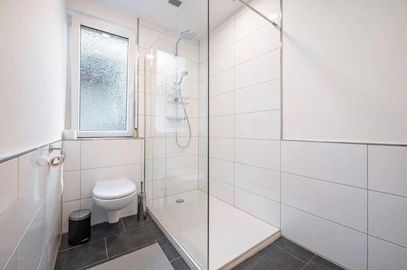 Apartment 1, modern bathroom