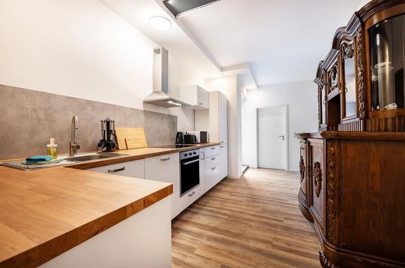 Apartment 1, fully-equipped kitchen