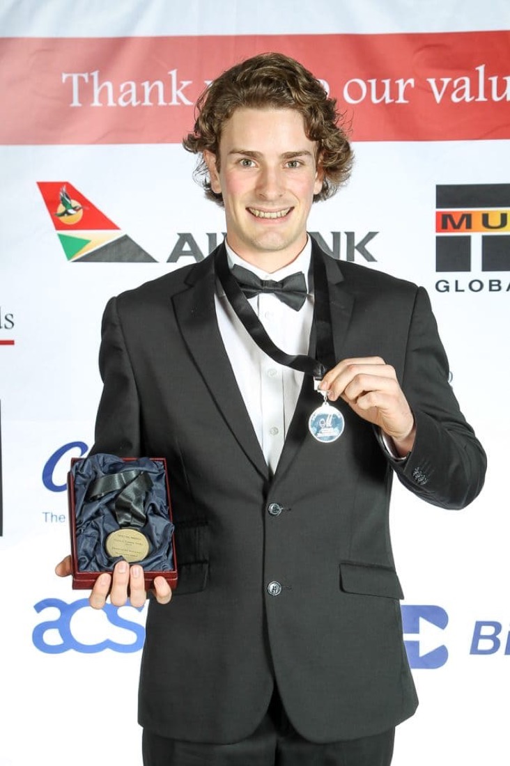 Benedikt Blomendahl with a Michelangelo award